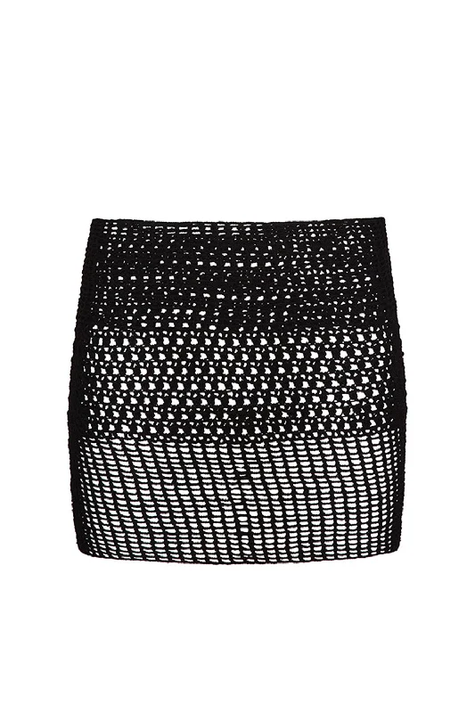 gal crochet mini skirt in black