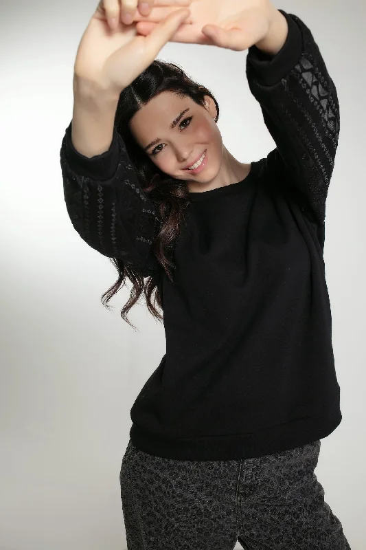 ANNABELLE SWEATER IN BLACK