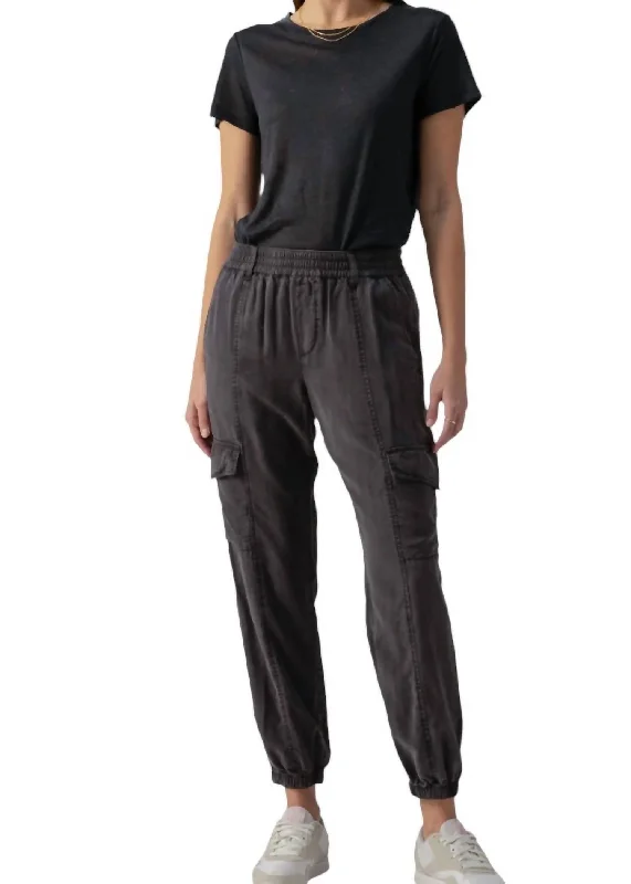 Relaxed Rebel Pant In Black